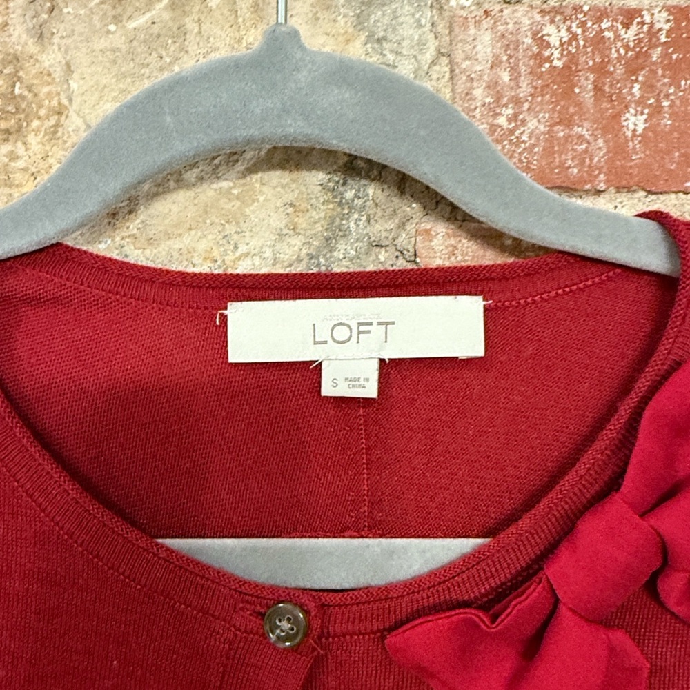Elegant Red Women's Sweater with Bow Detail - Picture 3 of 3